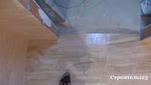 Раскладка плитки на пол в ванной комнате.