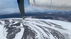 Взлет из аэропорта Мотыгино Красноярского края на самолете L-410