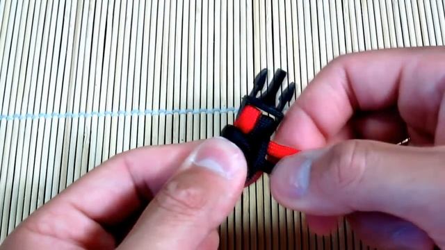 How to Tie a Fishtail Paracord Bracelet Tutorial