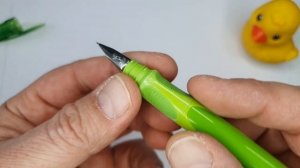 Современная перьевая ручка, а не вот это вот всё