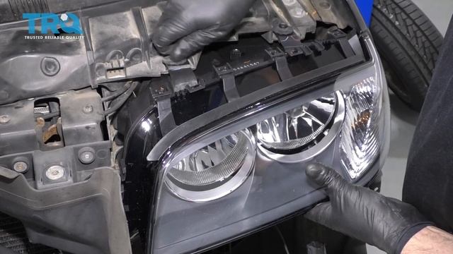 How to Replace Headlights 2003-10 BMW X3 смотреть онлайн