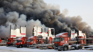 Темная история: какими тайнами окутан гигантский пожар на складе Wildberries