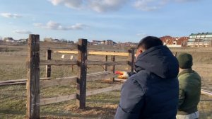 Строим леваду для наших лошадей.