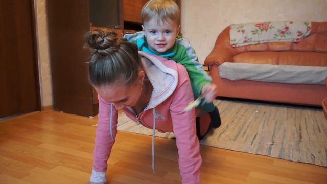FamilyGYM: Как НАКАЧАТЬСЯ ДОМА РЕБЁНКОМ? смотреть онлайн