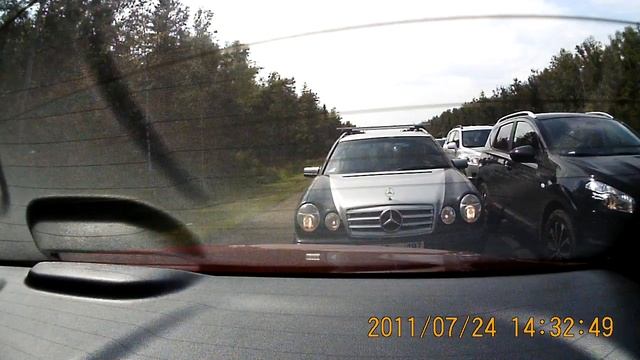 Борьба с обочино-ездунами (вид сзади) смотреть онлайн