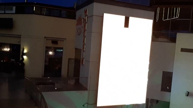 Сочи. Адлер. ТРЦ Мандарин. Вид со смотровой вечером смотреть онлайн