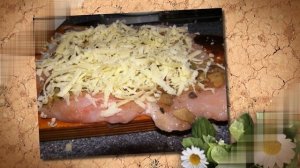 Готовим Куриные рулетики с грибами и сыром в сметанном соусе. Вкусный рецепт куриных рулетиков