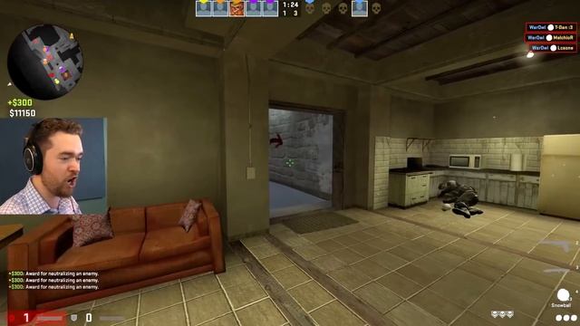 Competitive CS:GO but It's a Snowball Fight смотреть онлайн