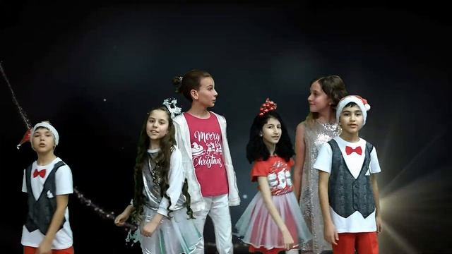 НОВОГОДНИЕ ИГРУШКИ - ВОКАЛЬНЫЙ АНСАМБЛЬ "ПЛАНЕТА ДЕТСТВА"