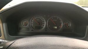Почему глючит приборка на Volvo?!!!