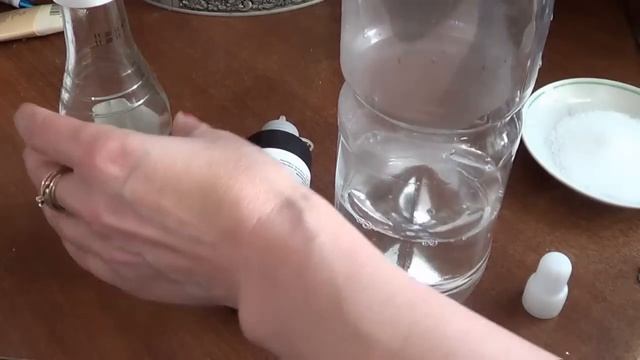 Эксперимент: Светящаяся вода в Домашних условиях! Правда или Ложь? смотреть онлайн