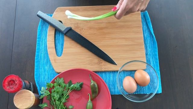 Весенние рецепт Завтрак по-болгарски. Яйца Запечённые с Сыром и Помидорами или Сыр по-шопски смотреть онлайн