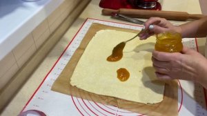 Творожная косичка с джемом и изюмом ☕️