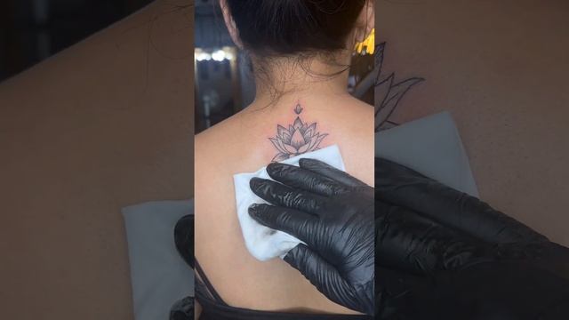 Back tattoos| Neck tattoos| Lotus Tattoos| Unalome Tattoos| trending Tattoos #tattoo #yt #ytshort смотреть онлайн
