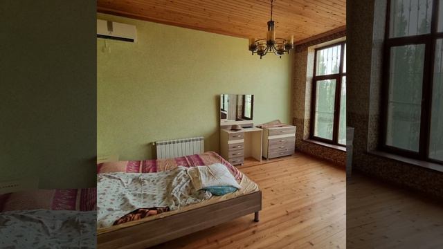 За 140000$ 3-х этажная вилла на берегу моря...Возможен бартер на автомобиль или квартиру в городе.
