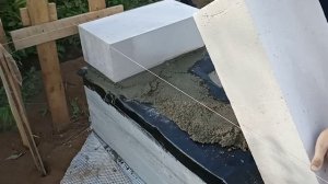 Как начать класть первый ряд из газобетона? Углы первого ряда.