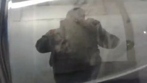 пежо 207 замена задней форточки