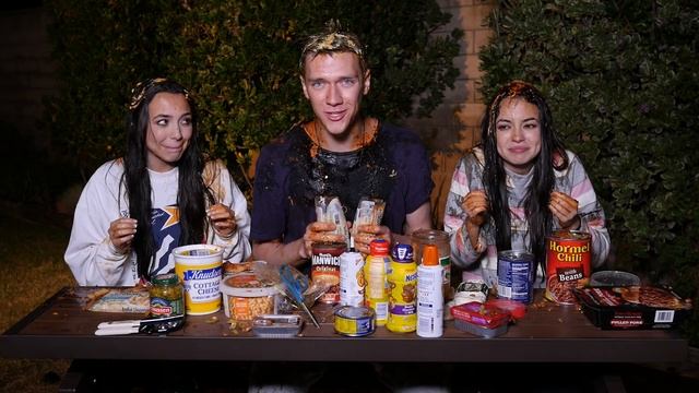 MESSY TWIN TELEPATHY CHALLENGE w/the Merrell Twins | Collins Key смотреть онлайн