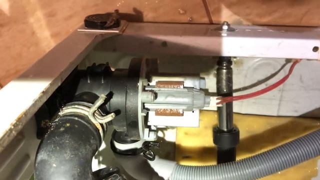 Стиральная машина аристон не сливает воду смотреть онлайн