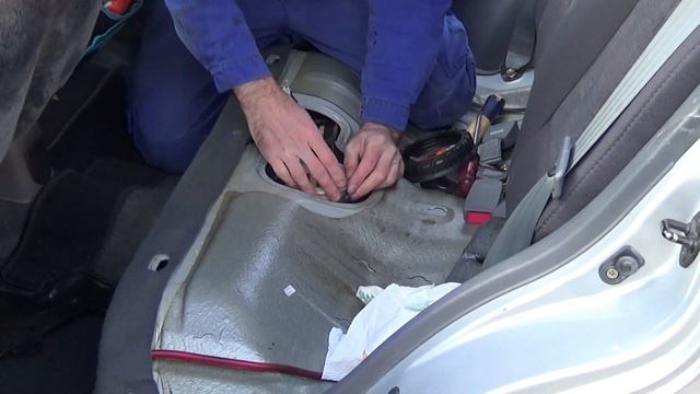 Fuel Pump replacement/Hyundai Accent LC смотреть онлайн