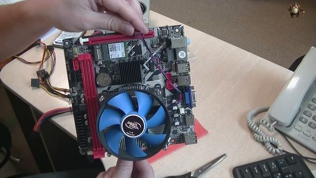 Малогабаритный ПК на базе SZMZ B75-MS часть 2. Запуск. смотреть онлайн