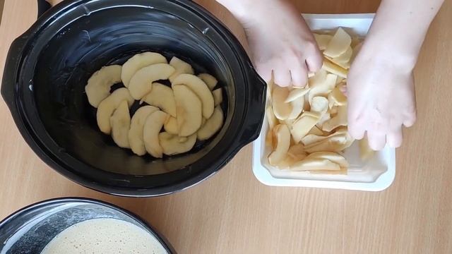 Вкуснейшая шарлотка в микроволновке #шарлотка #пирог #шарлоткавмикроволновке #шарлоткасяблоками
