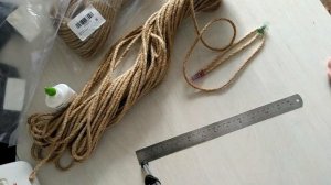 Летняя сумка из джута на швейной машине