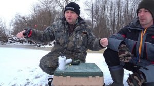 Ловля рыбы на гирлянду зимой