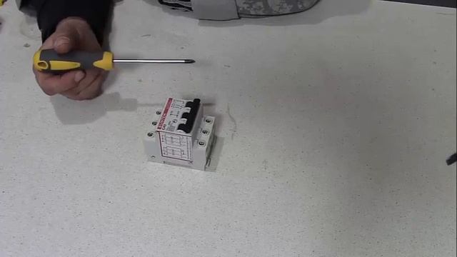 Устройство защиты от повышенного напряжения SUNTEK смотреть онлайн