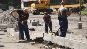 Хроники дорожных работ в Абакане: от Перекрещенко до Дружбы Народов, асфальт на парковках, бордюры