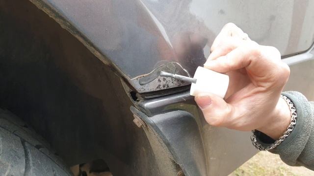 Локальный ремонт кузова кисточкой , запечатыватель ржавчинны от Mipa смотреть онлайн