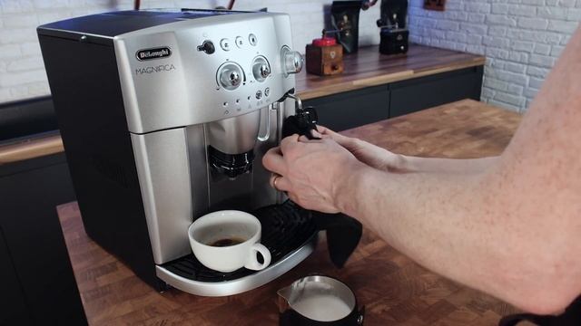 Delonghi Magnifica Esam 4200 In Depth - Best Cheap Bean to Cup / Automatic Espresso Machine? смотреть онлайн