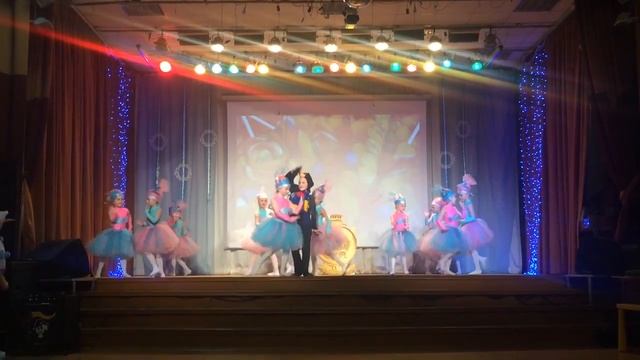 Студия "Веселинка" танец "Ворона Кара-Кара" смотреть онлайн