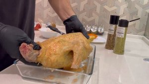 Запекаем утку с черносливом , лучше чем утка по Пекински .