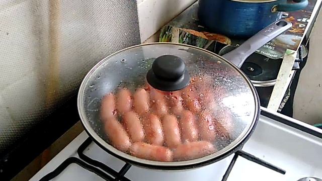 Сосиски жареные/Яйца варёные