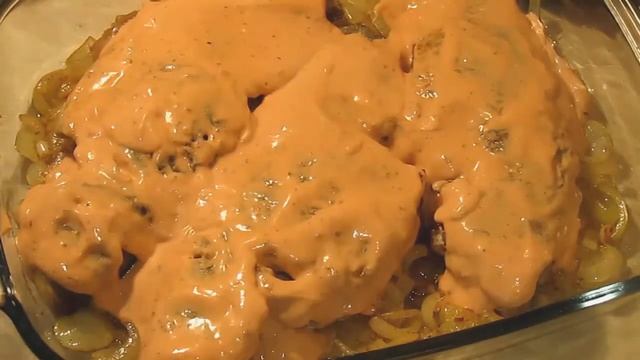 #караси #рыбажареная #вдуховке Караси в духовке со сметано- шашлычным соусом, на луковой подушке. смотреть онлайн