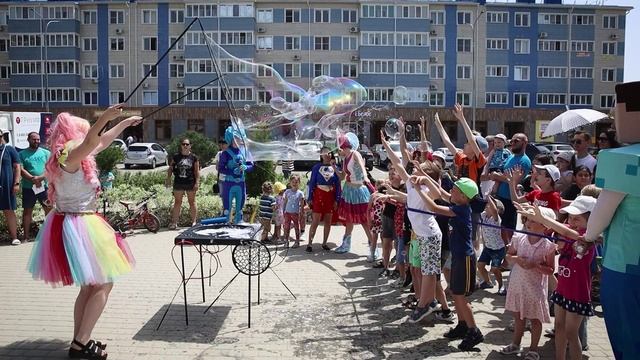 Праздник ко дню защиты детей в жилом комплексе "Краски"