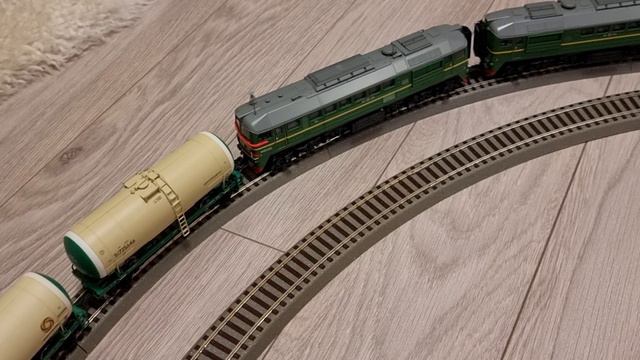 Покатушки на полу, 2М62 и 17 вагонов смотреть онлайн