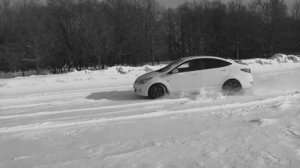 Обзор Hyundai Solaris похожий на все остальные.