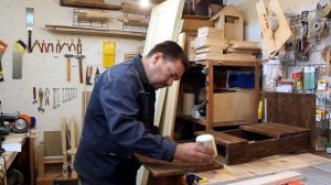 Столик для дивана или кресла.