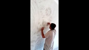 Нанесение узора на декоративную штукатурку.