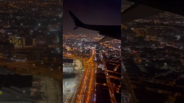 Dubai airport DXB. Аэропорт Дубай. Взлет самолета Boeing 737. Take off