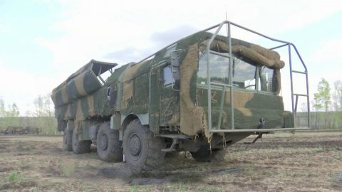 Минобороны РФ показало кадры уничтожения батареи ВСУ "Смерч" комплексом "Искандер-М"