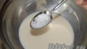 Пышные оладьи на молоке без яиц и дрожжей