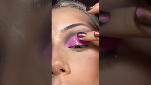 Макияж Барби косметикой Beauty Bomb