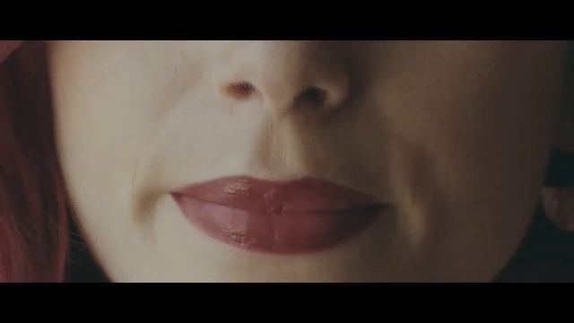 Лили Коллинз.Red смотреть онлайн