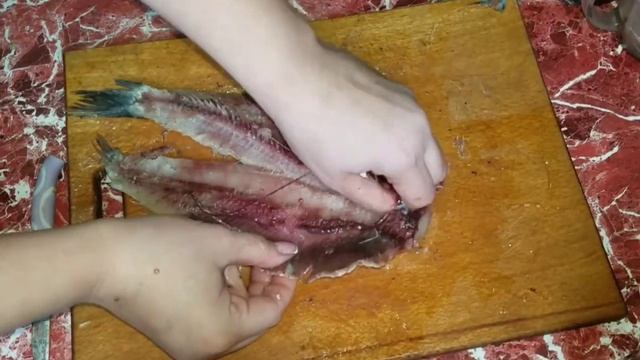 Хитрый трюк как почистить селедку за 1 минуту