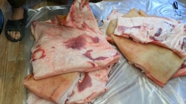 Сколько мяса и сала в вьетнамской свинье смотреть онлайн