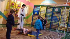 Тренировка детей 3-5 лет в садике таеквондо ВТФ