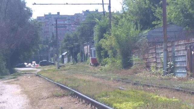 Буксировка неисправного КТМ-71-605 №229 трамваем TATRA т3м №130. смотреть онлайн